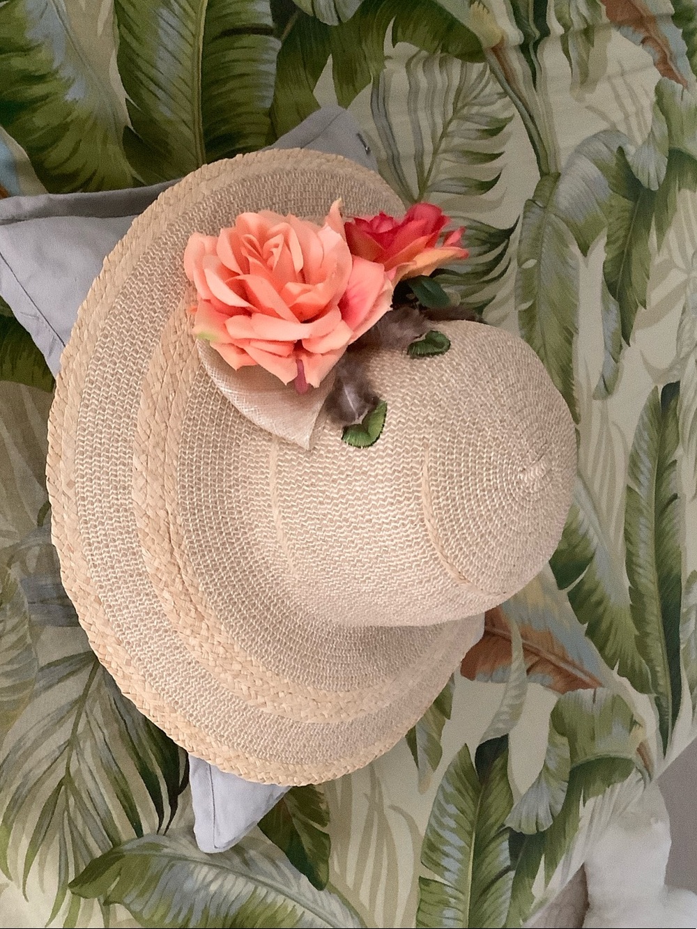 Beige Straw Sun Hat with Peach Rose Accent
